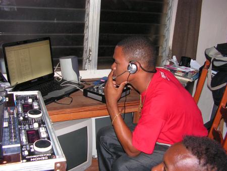 DJ NES  ( SON !!!! CHEZ BALOU )